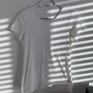 Denver Hayes basic white t- shirt